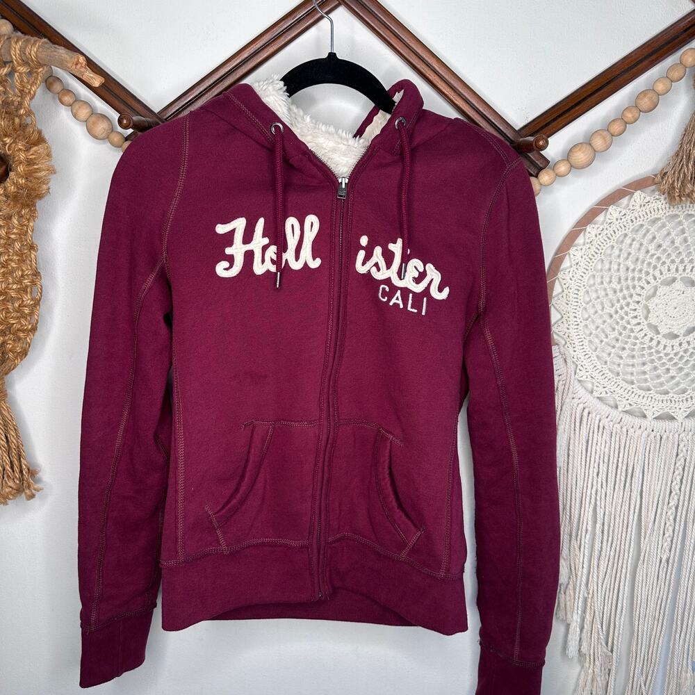 Vintage Y2K Hollister Burgundy Embroidered Faux Fur Lined Hoodie